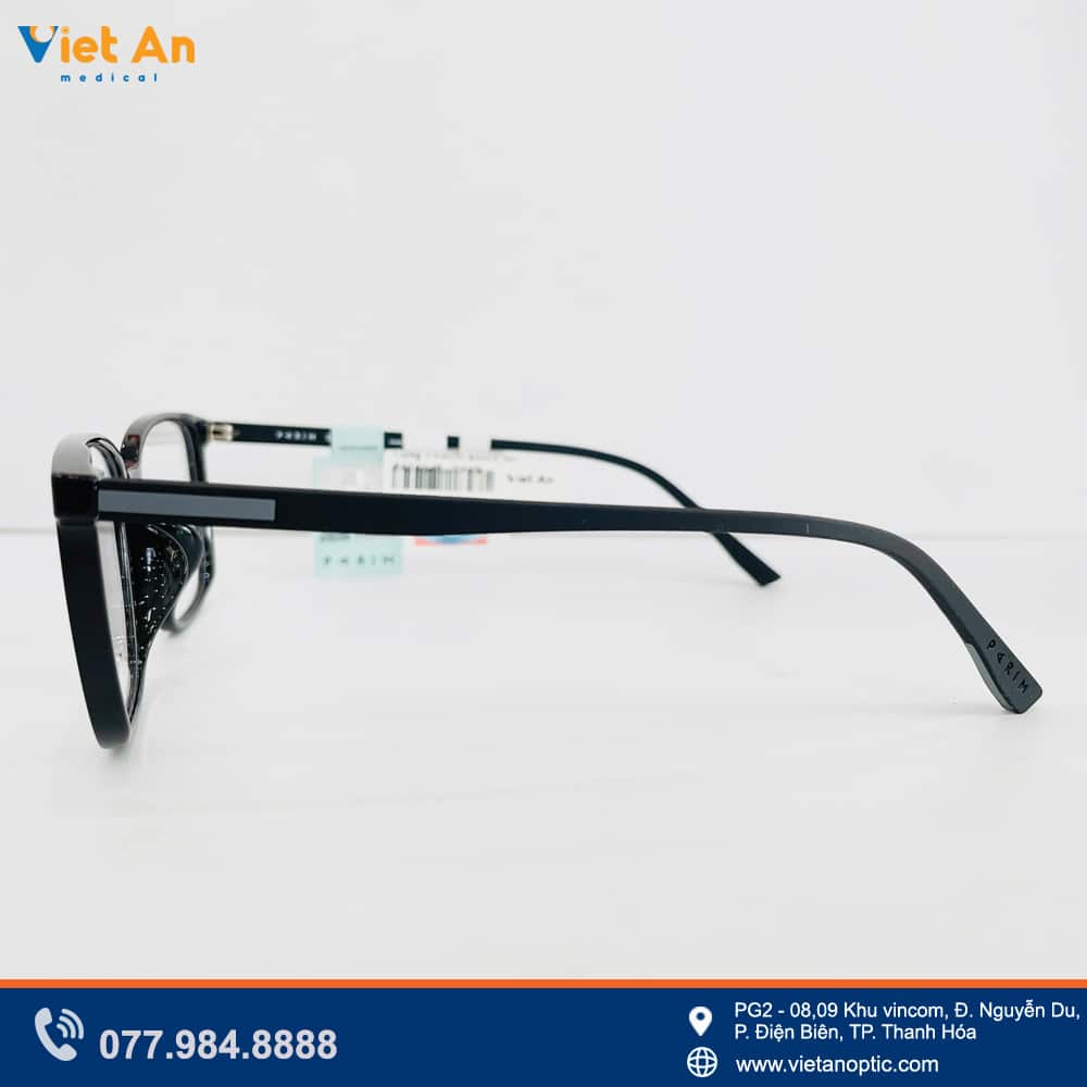 Càng kính thiết kế họa tiết tinh tế