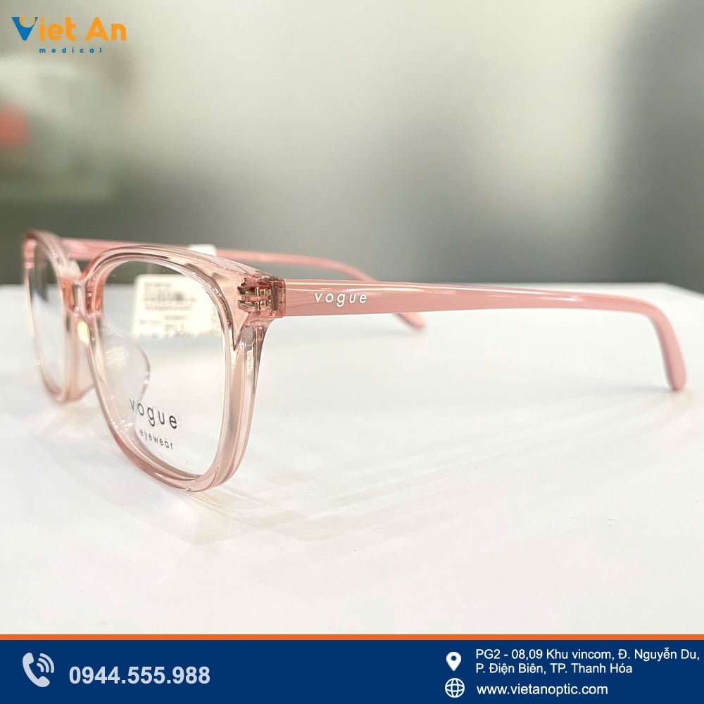 Gọng chất liệu nhựa cao cấp, bền và nhẹ