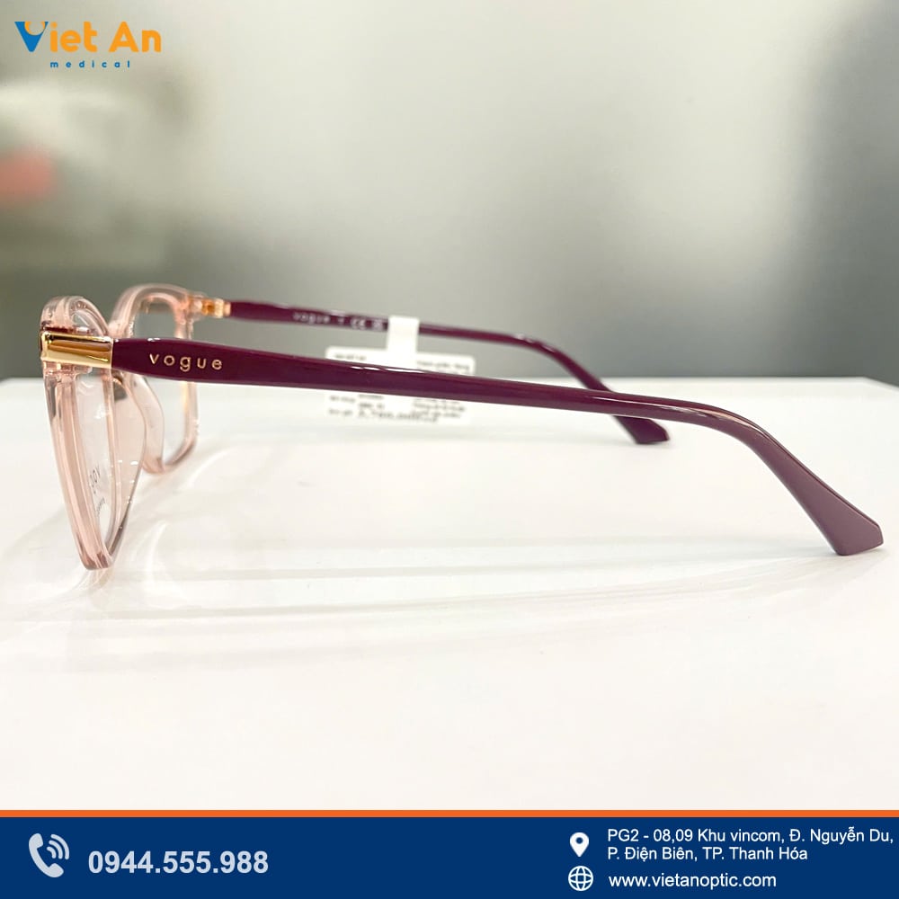 Càng kính hồng đậm in logo Vogue