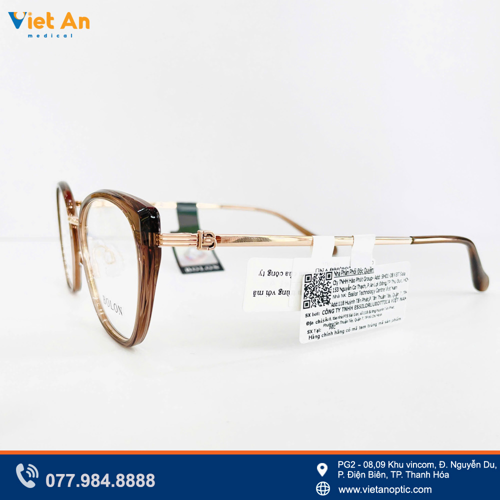 Càng kính vừa vặn có điểm nhấn logo tinh tế