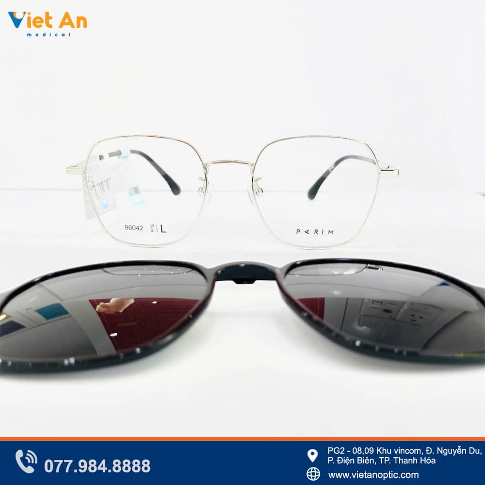 Gọng kính kim loại bền bỉ